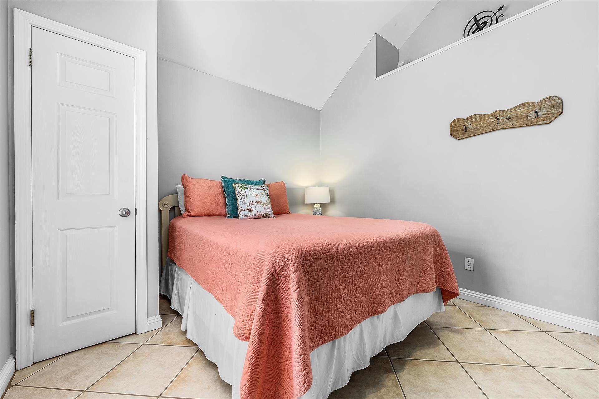 NANTUCKET COTTAGES - Residential