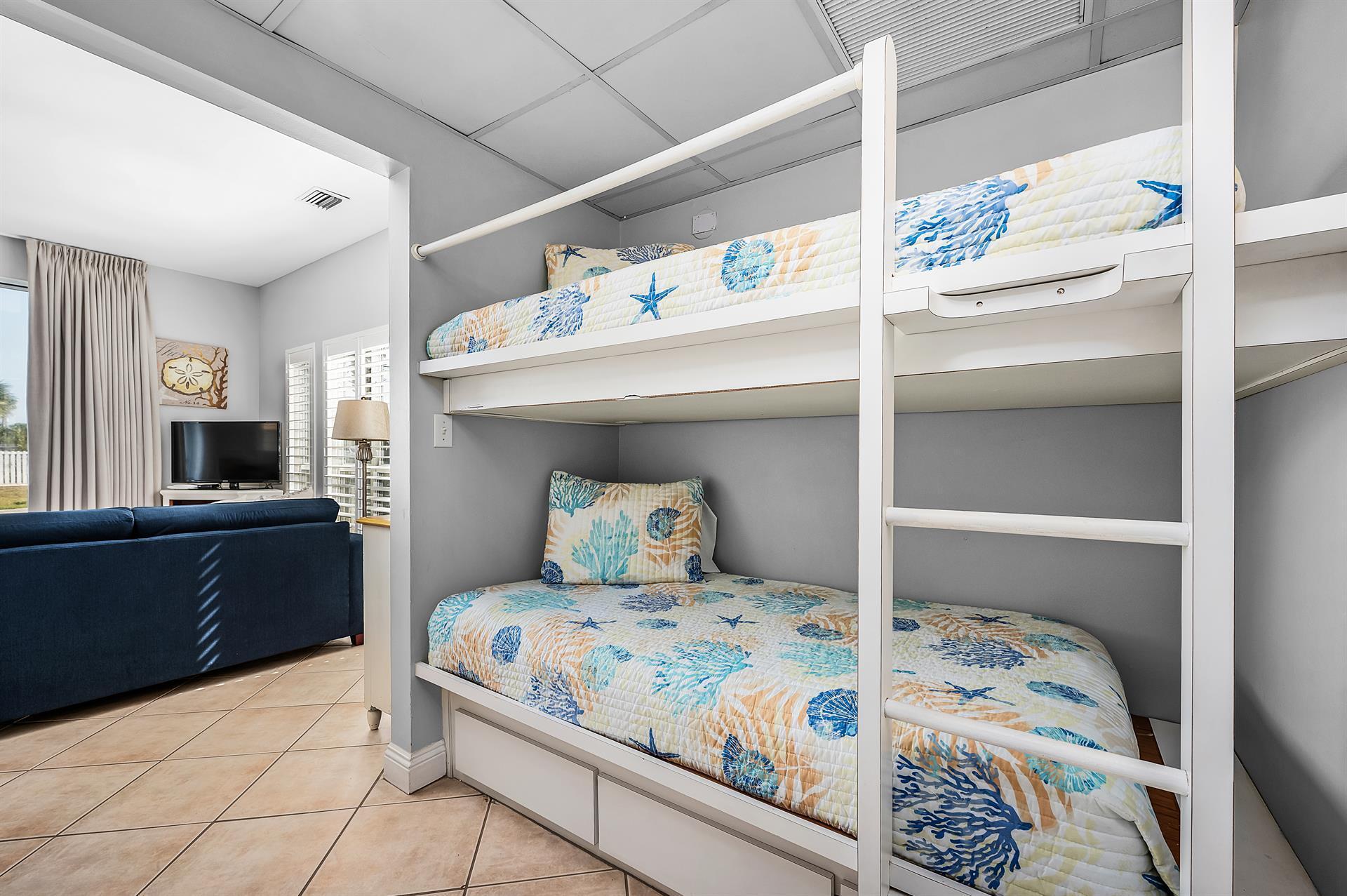 NANTUCKET COTTAGES - Residential