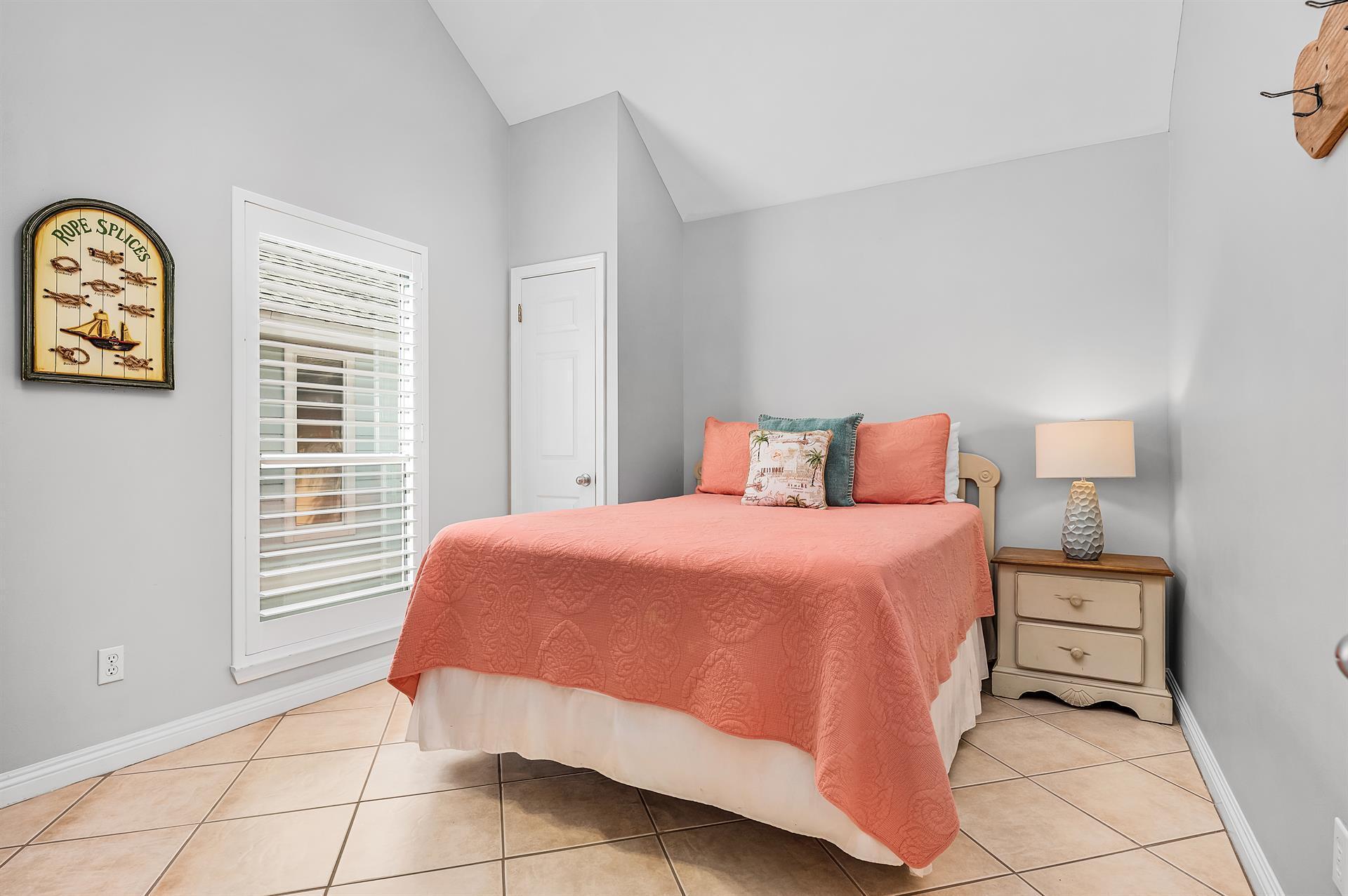 NANTUCKET COTTAGES - Residential