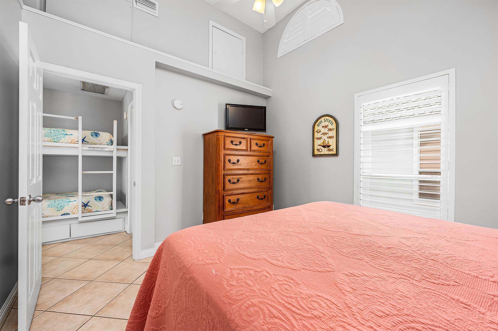 NANTUCKET COTTAGES - Residential
