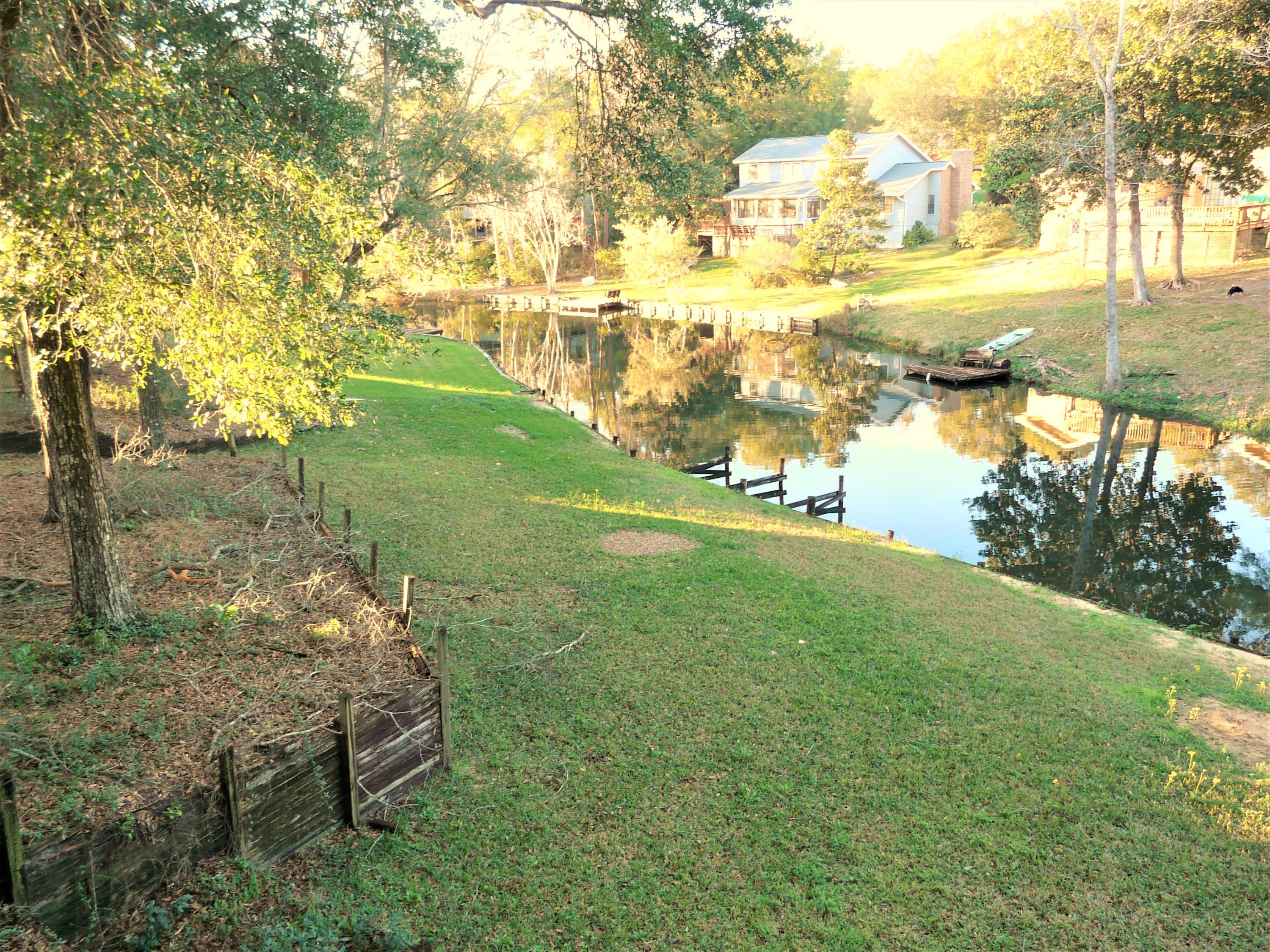 ROCKY BAYOU COUNTRY CLUB ESTATES 4 - Residential