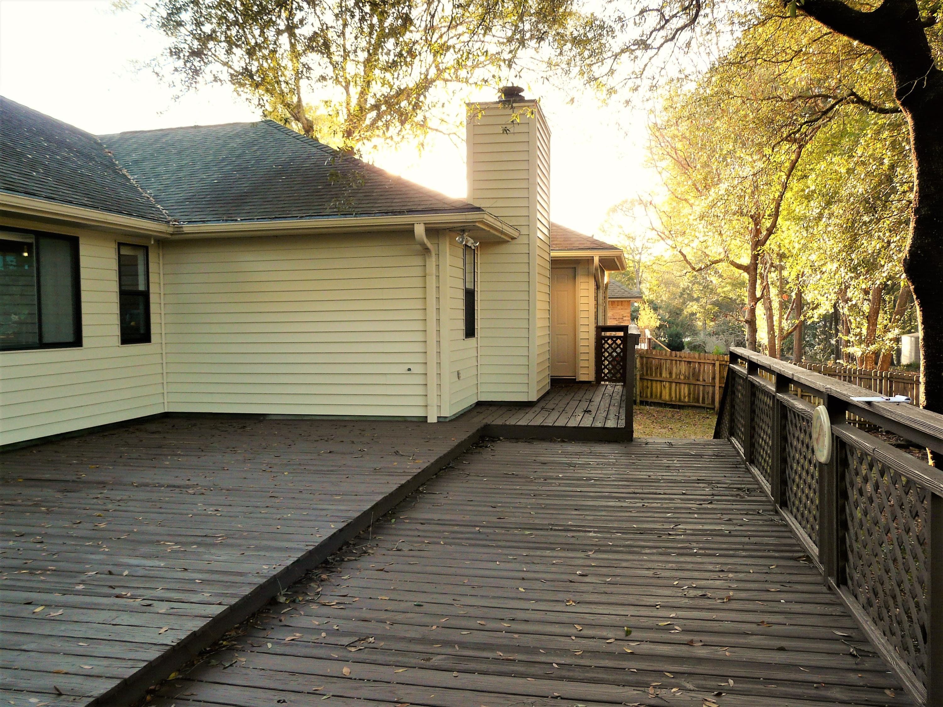 ROCKY BAYOU COUNTRY CLUB ESTATES 4 - Residential