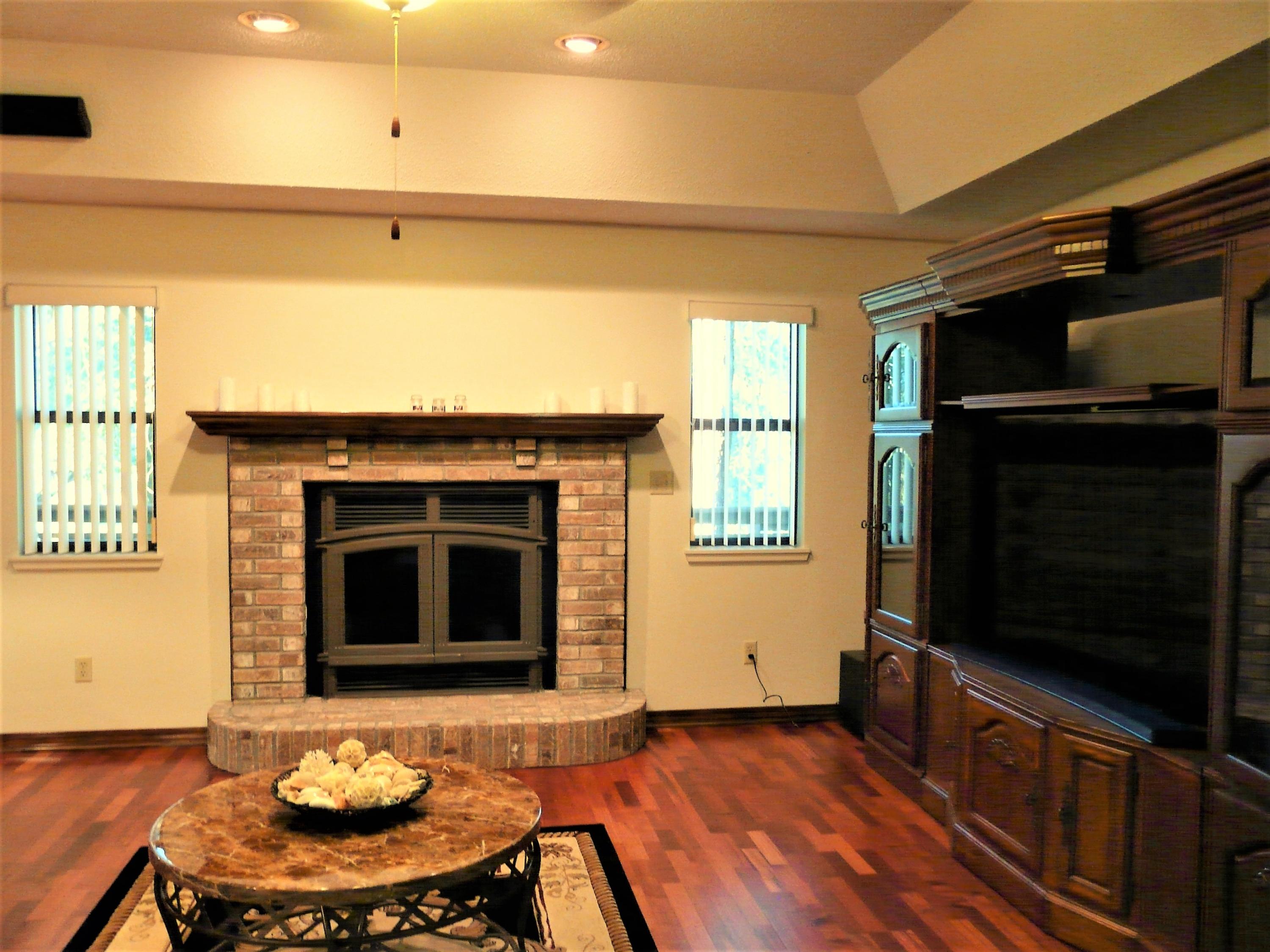 ROCKY BAYOU COUNTRY CLUB ESTATES 4 - Residential