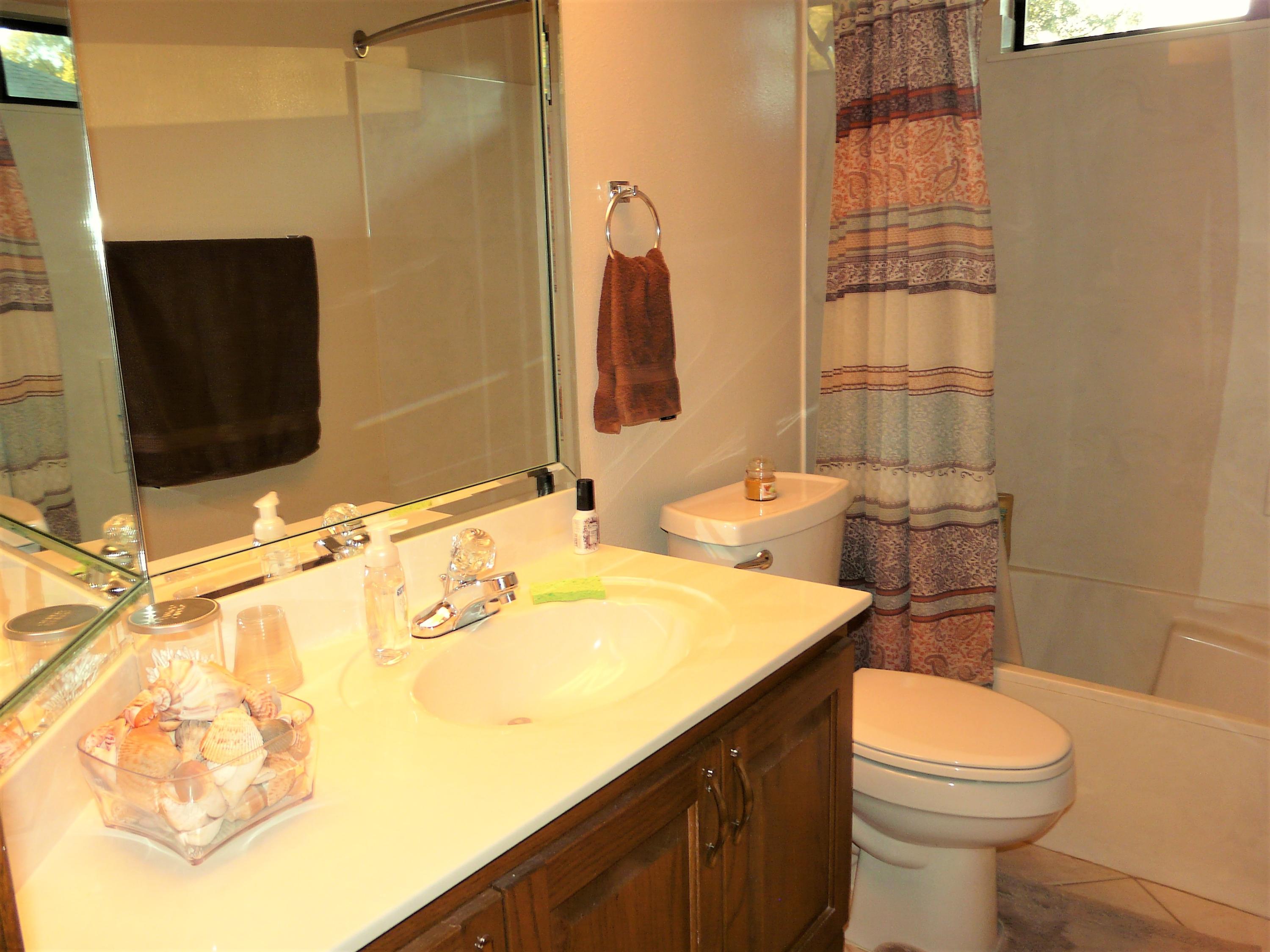 ROCKY BAYOU COUNTRY CLUB ESTATES 4 - Residential