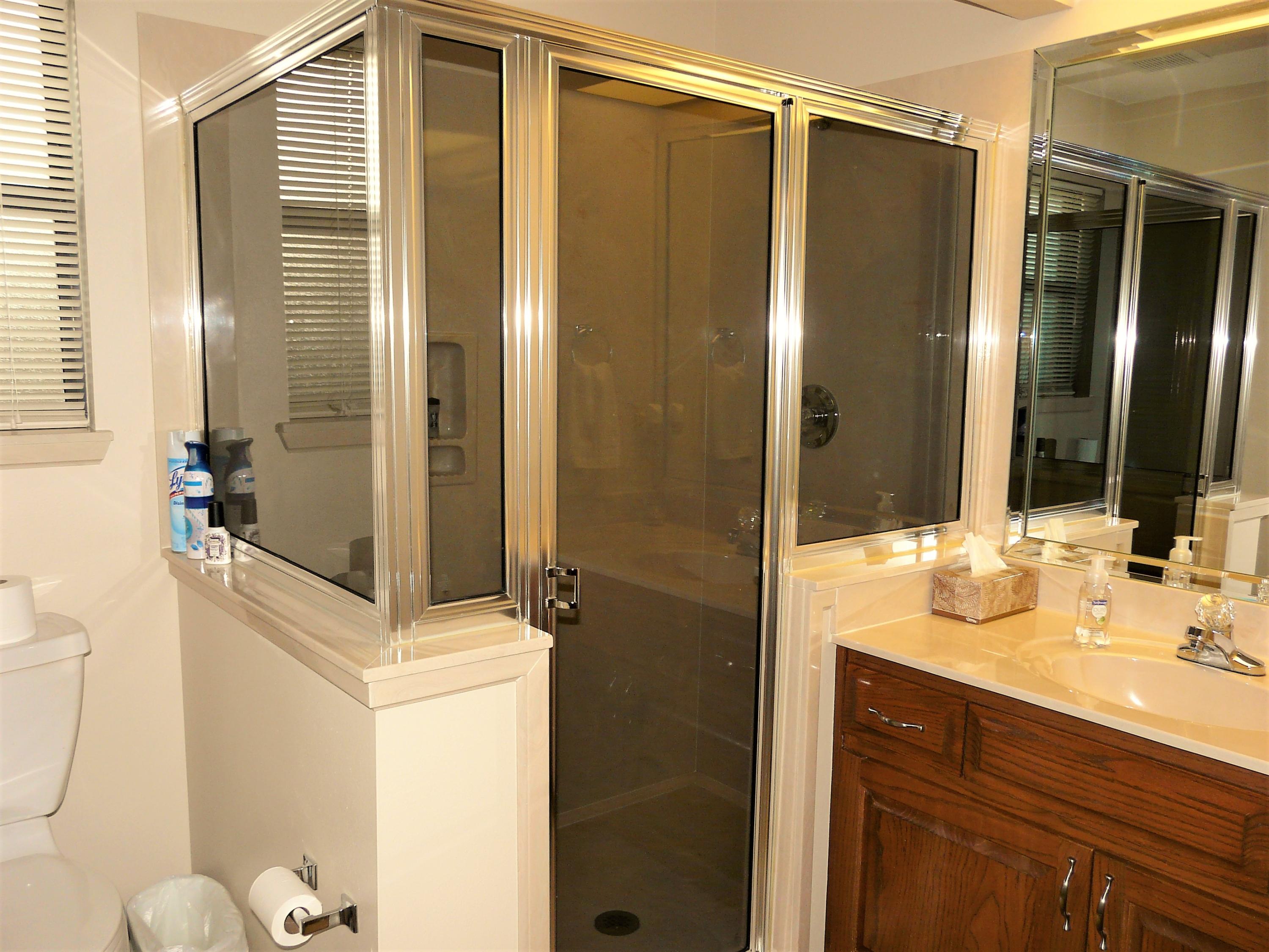 ROCKY BAYOU COUNTRY CLUB ESTATES 4 - Residential