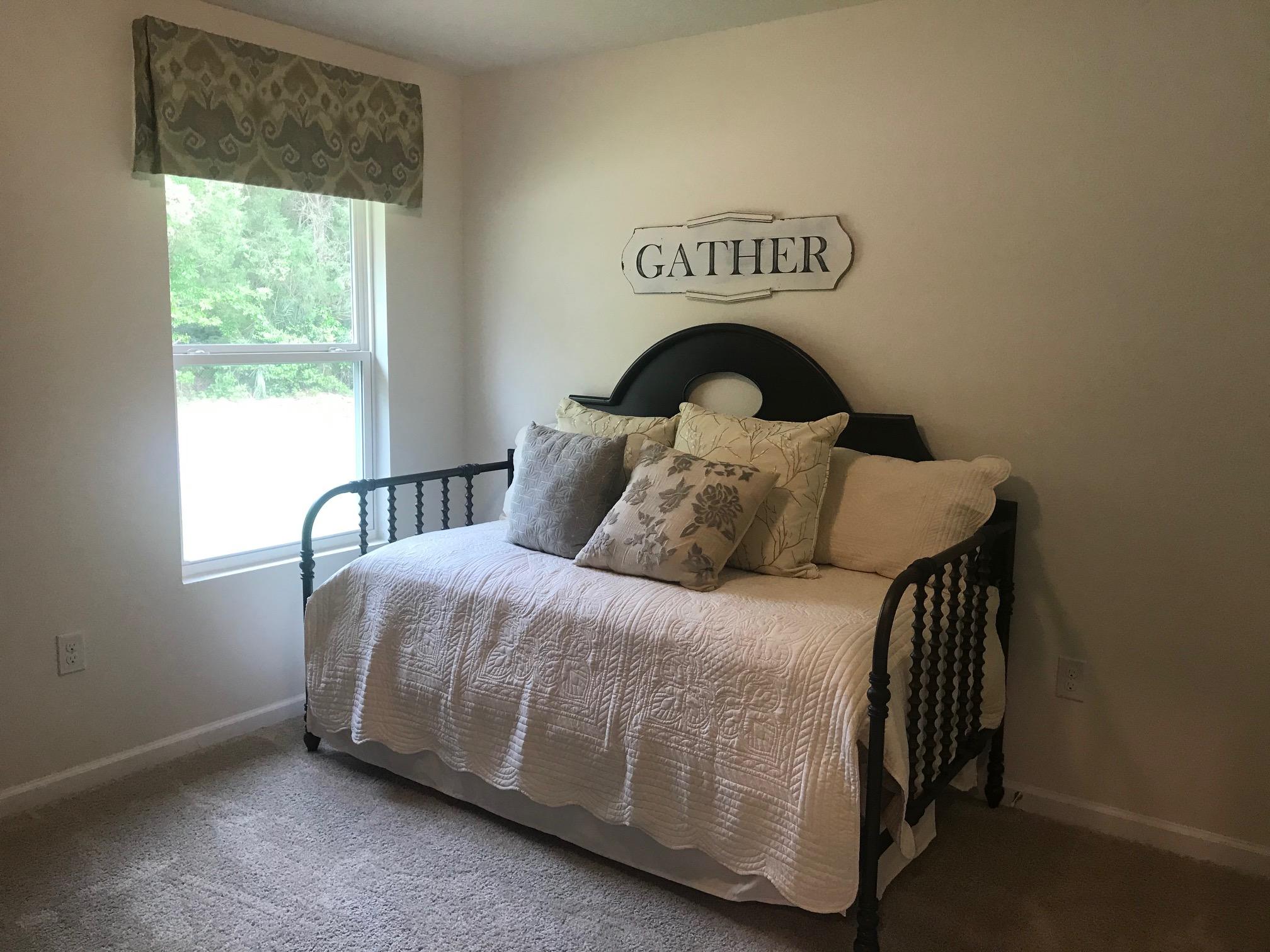 LAKERIDGE EST - Residential