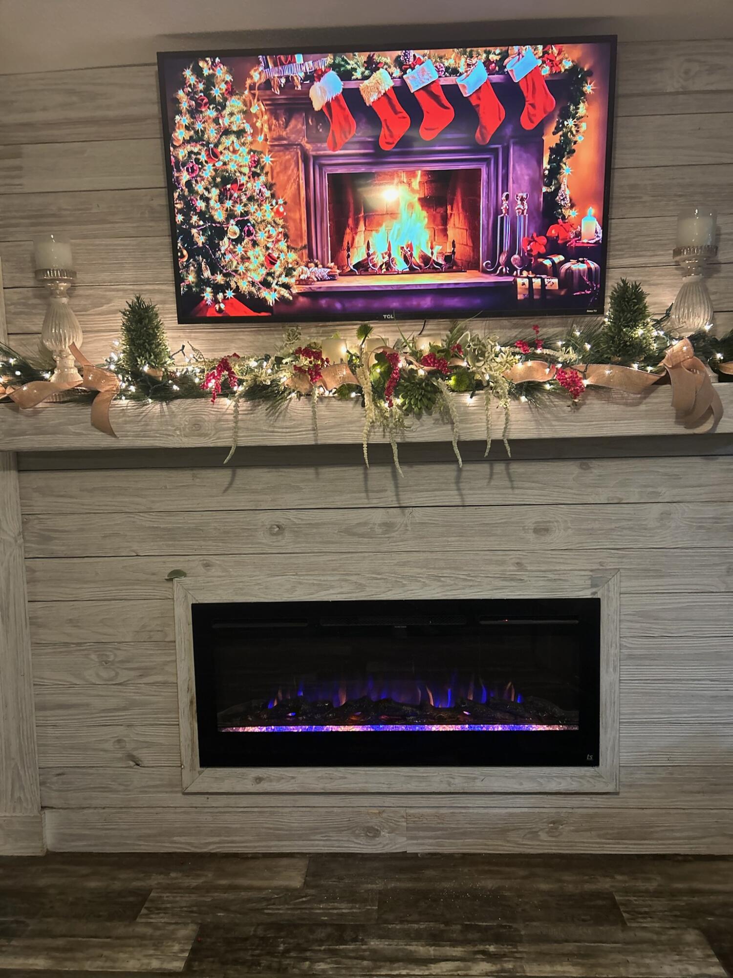 OAKWOOD HILLS - Residential