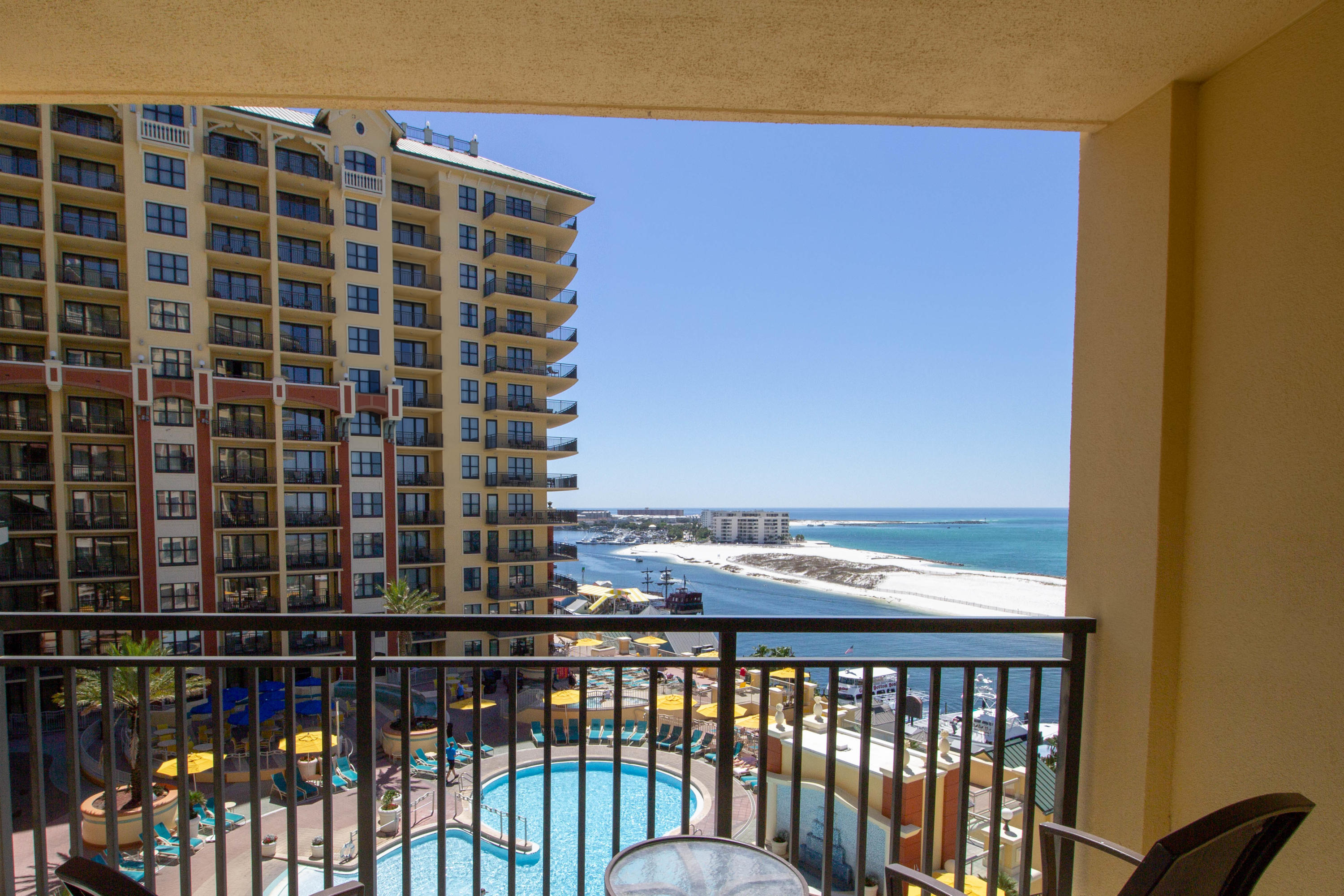 EMERALD GRANDE - Residential