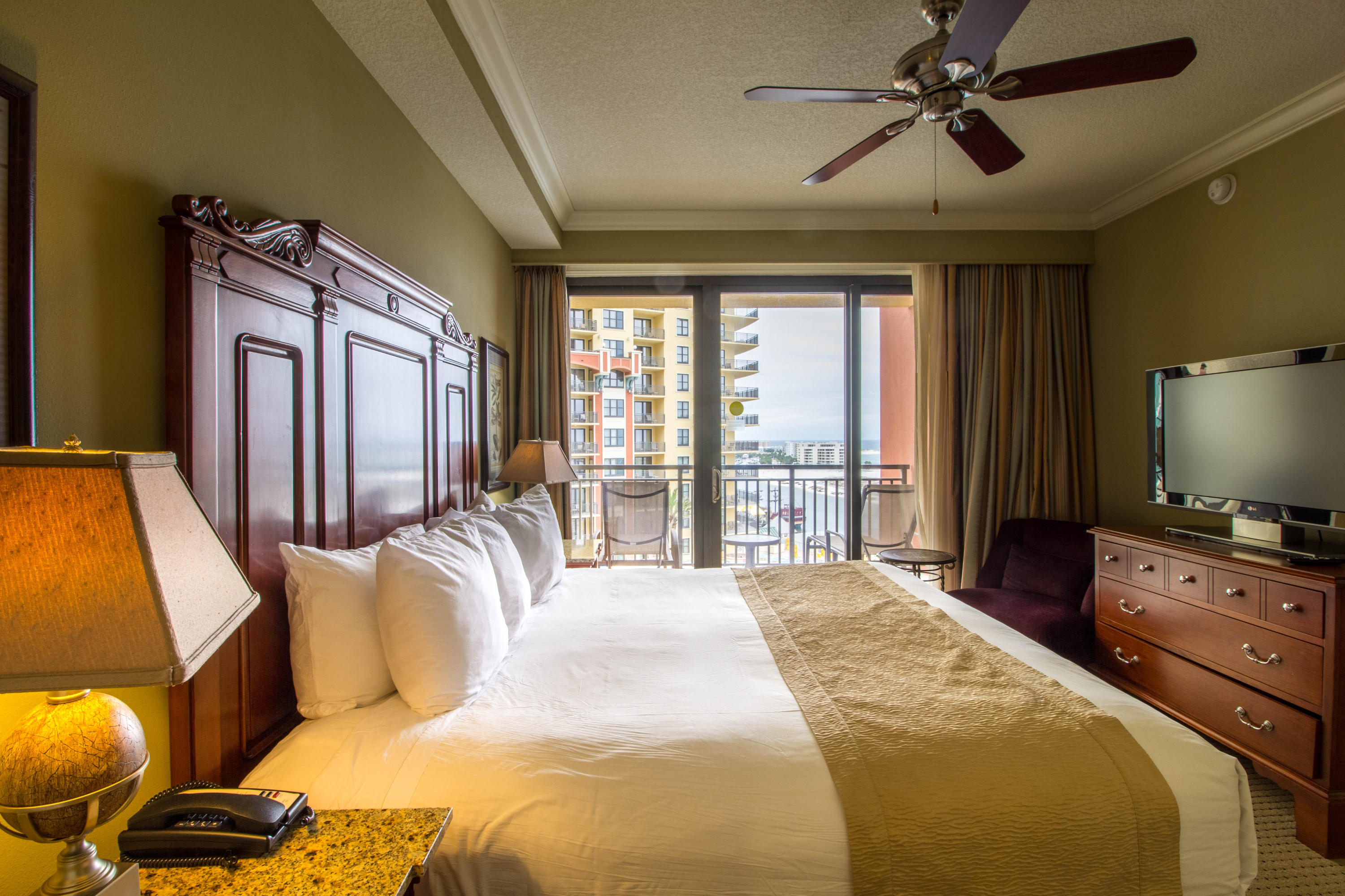 EMERALD GRANDE - Residential