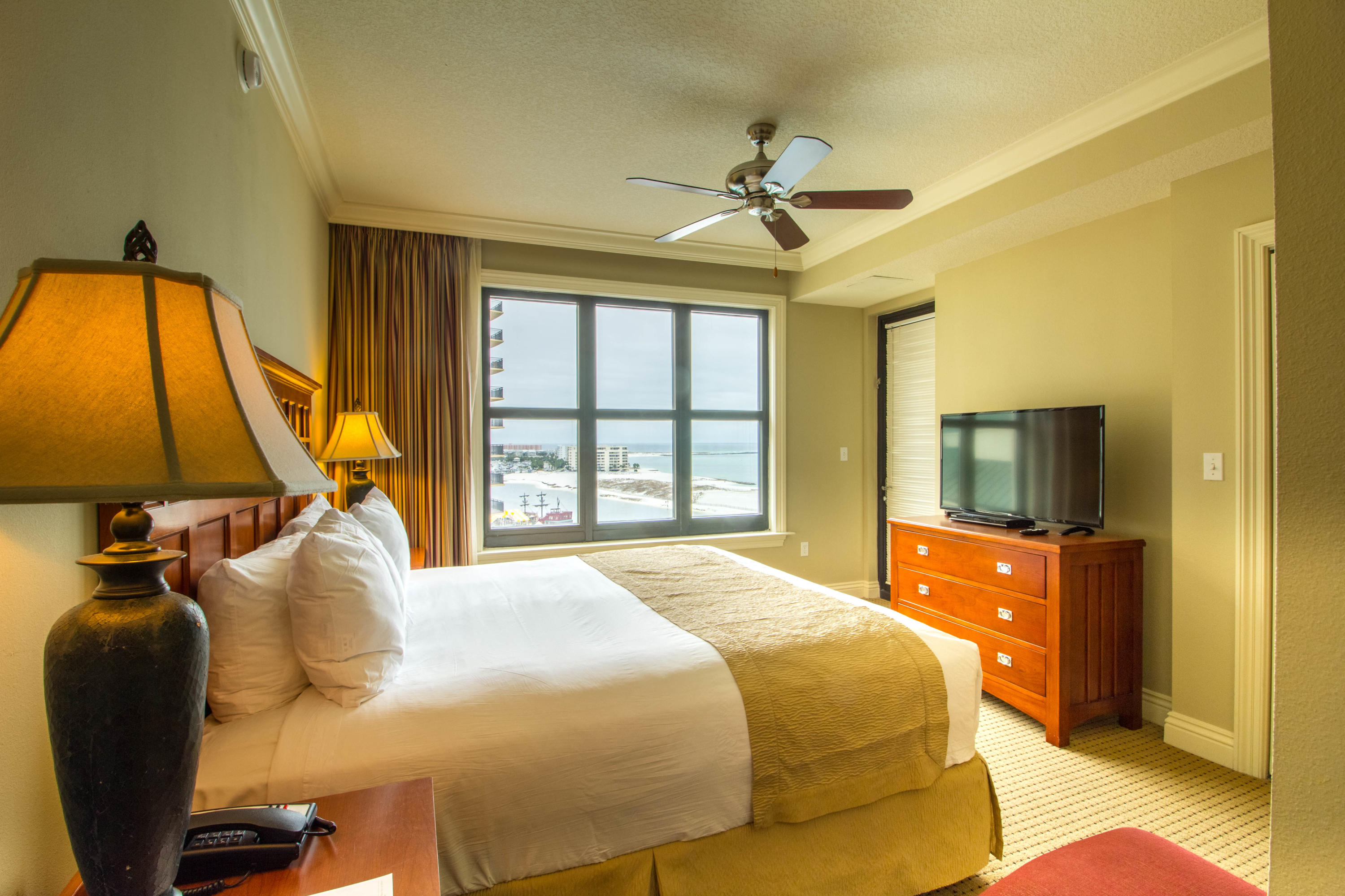 EMERALD GRANDE - Residential