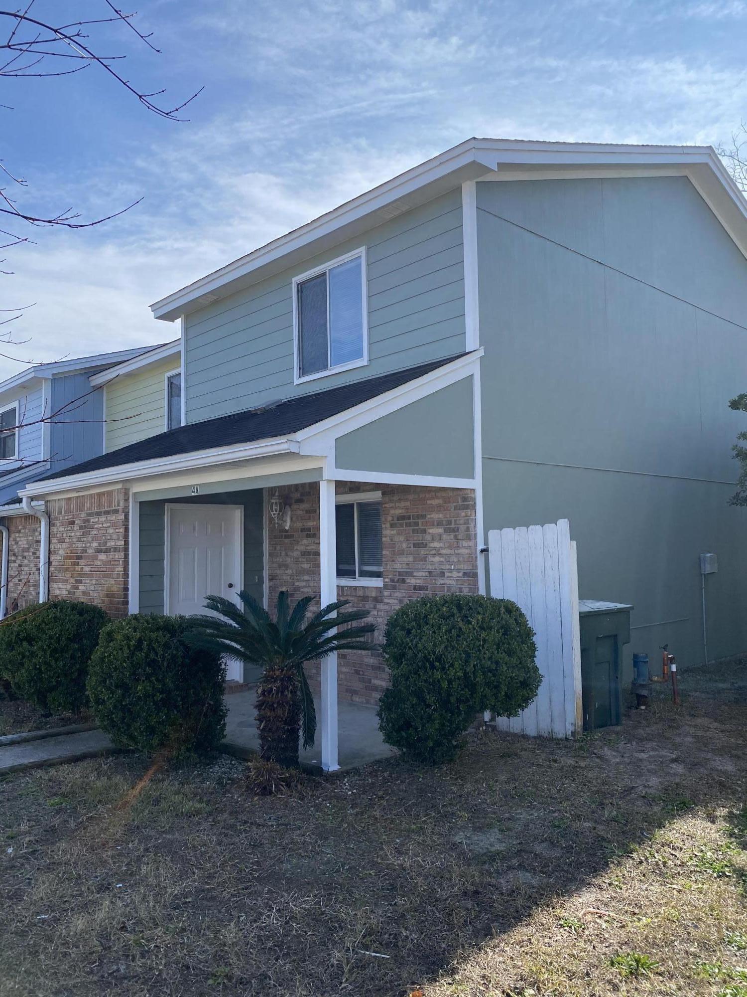 Dont miss the opportunity to see this Beautiful Townhome in the area of Fort Walton Beach. Started townhome or use as your next Rental Property. New Carpet, freshly paint in and out, New Refrigerator. Spacious Master bedroom. Easily walk to Pryor or Choctaw. Schedule your appointment today!NEW ROOF GETTING INSTALL SOON!!