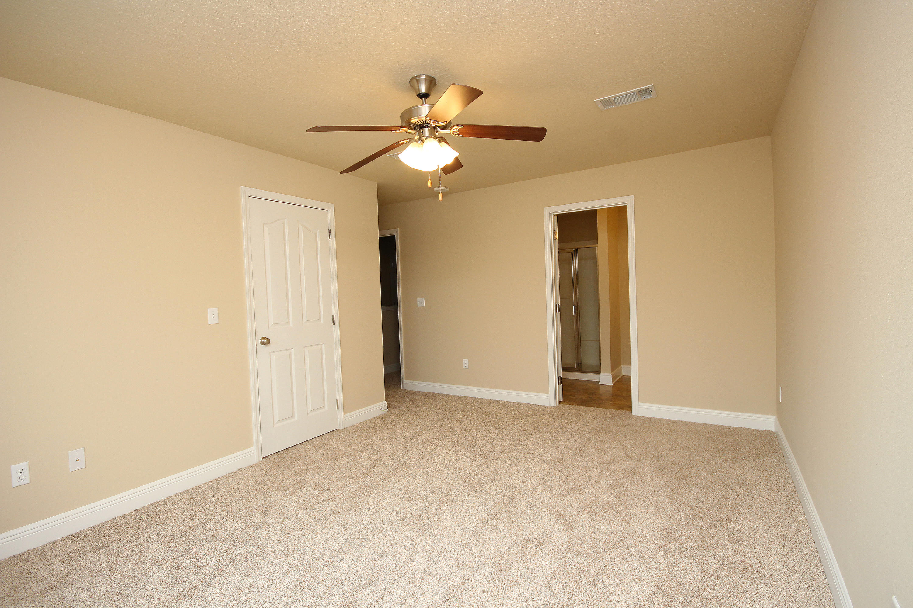 RESERVE POINTE - Residential