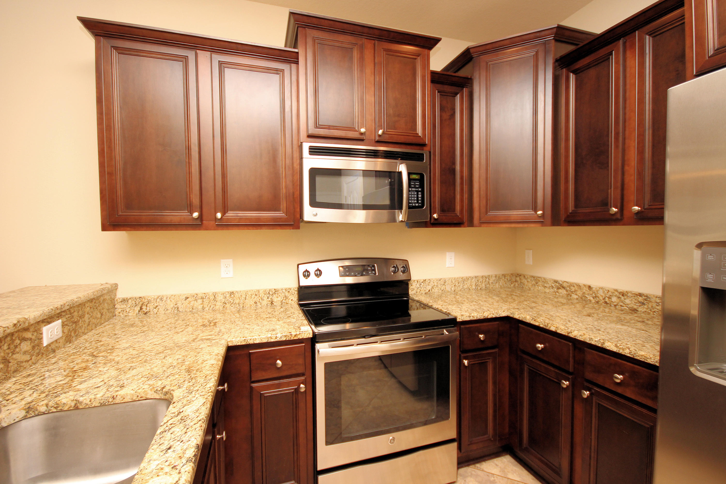 RESERVE POINTE - Residential