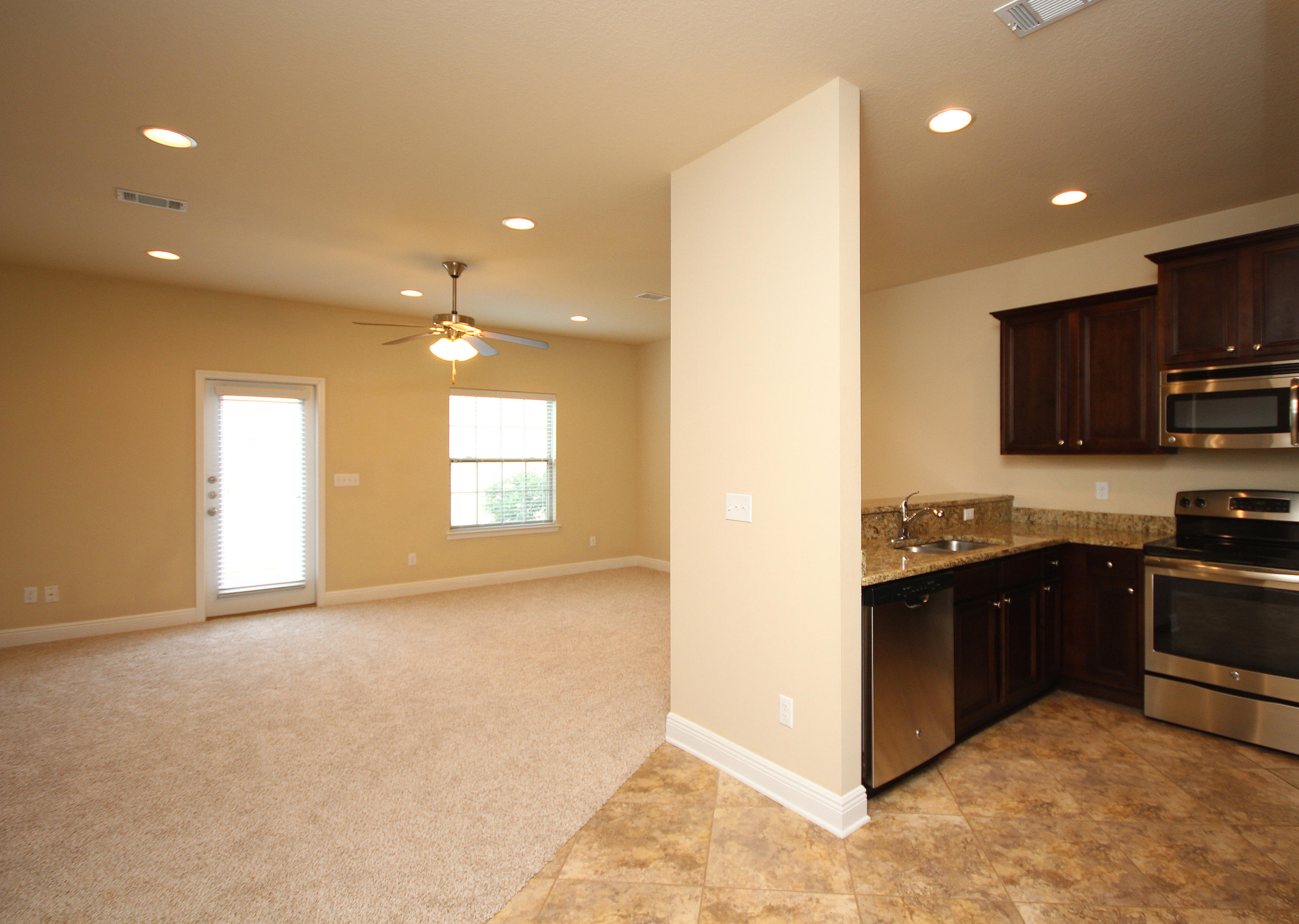 RESERVE POINTE - Residential