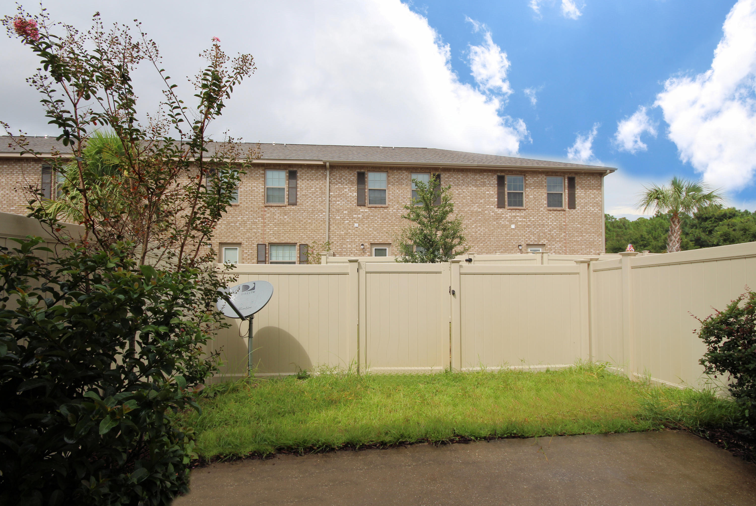 RESERVE POINTE - Residential