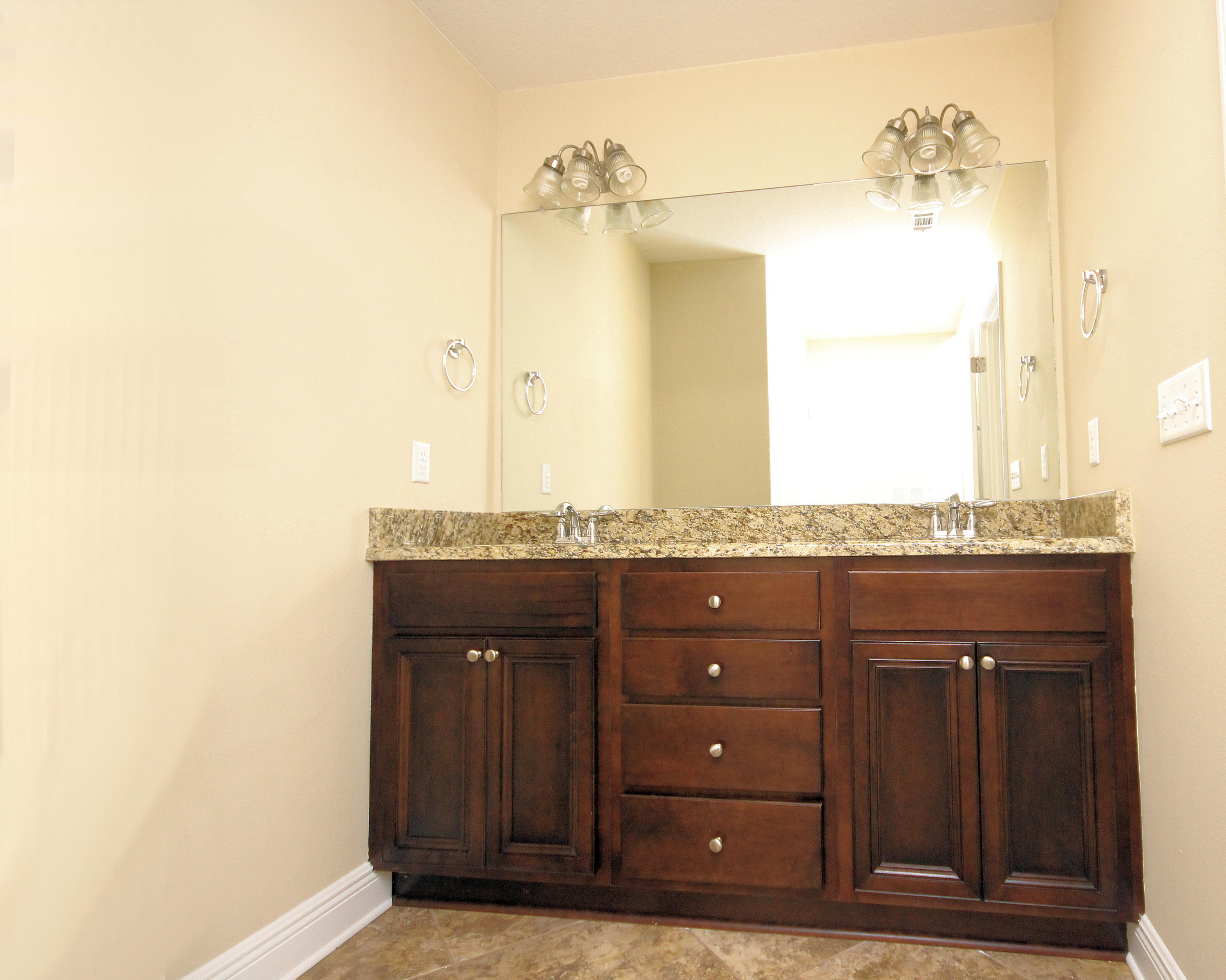 RESERVE POINTE - Residential