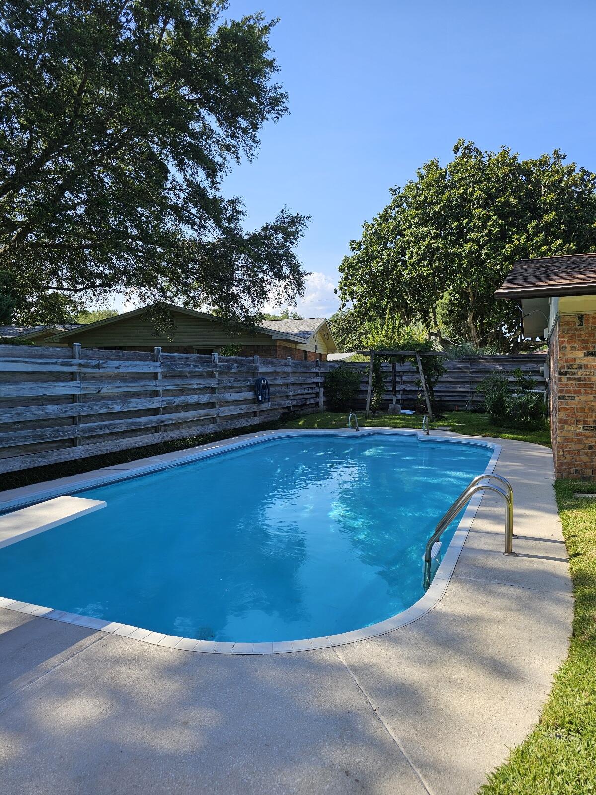 Country Club Est 1st Addn - Residential