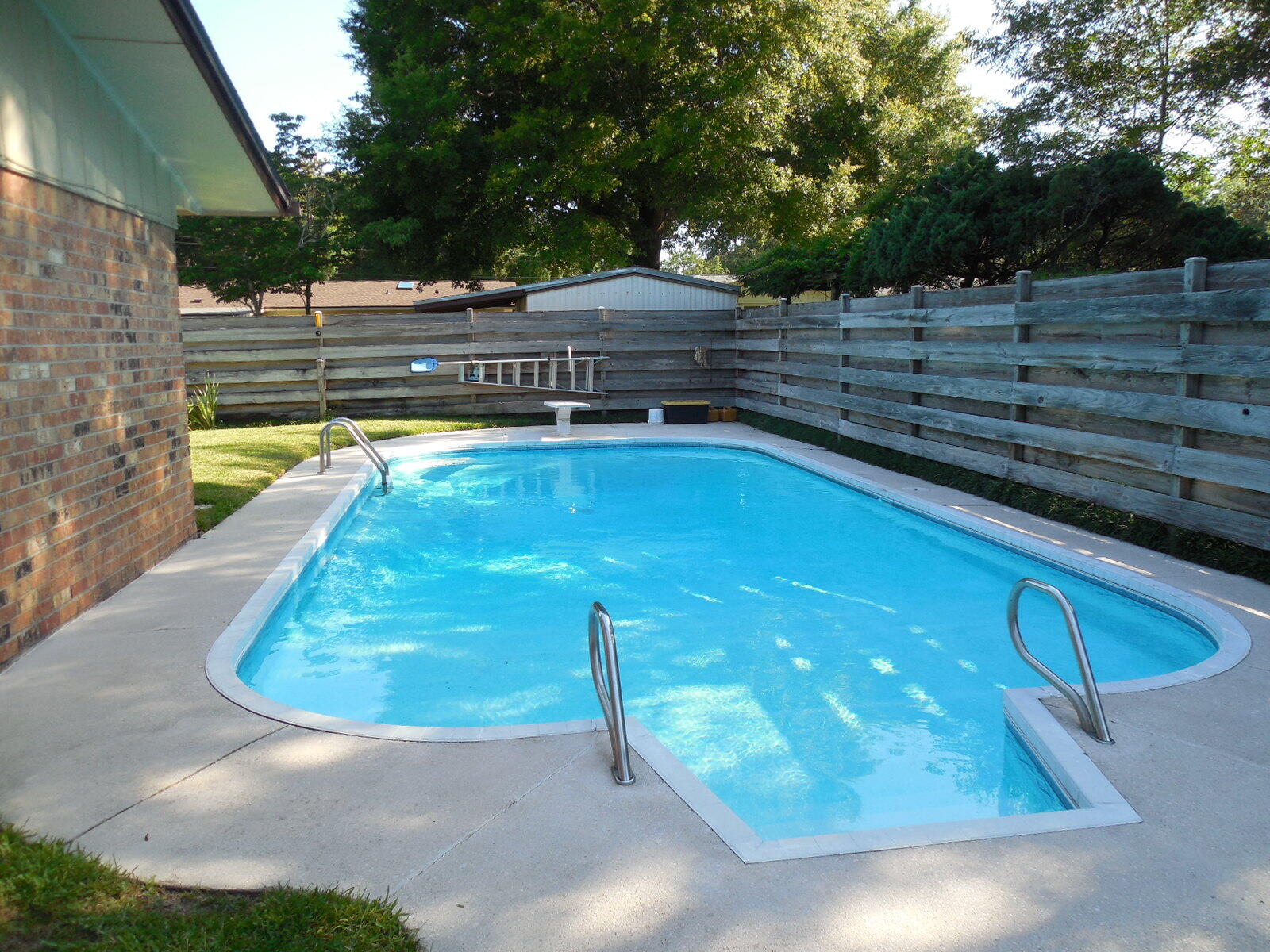 Country Club Est 1st Addn - Residential