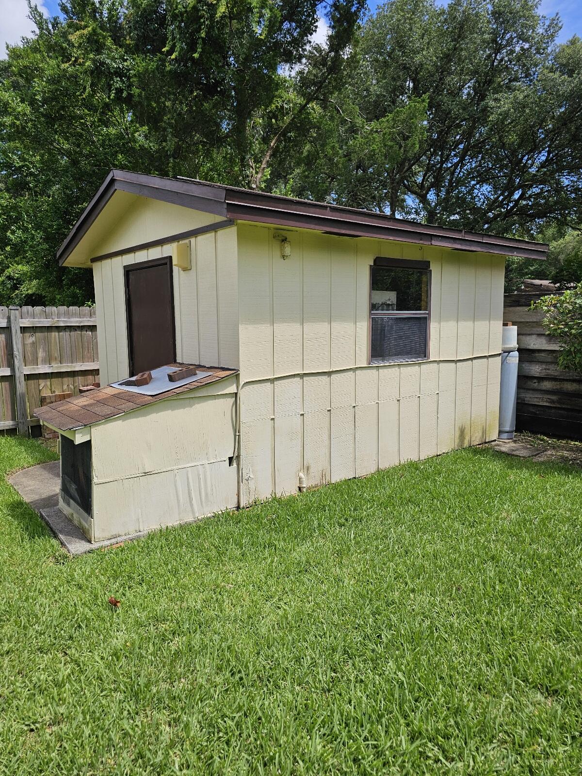 Country Club Est 1st Addn - Residential