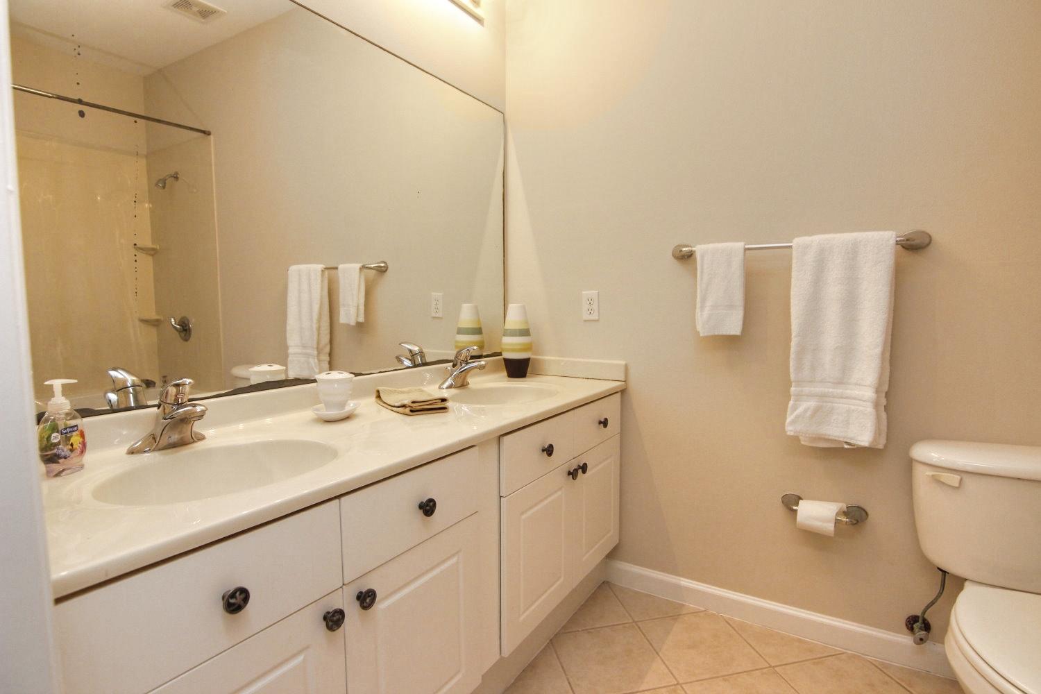 EMERALD WATERS - Residential