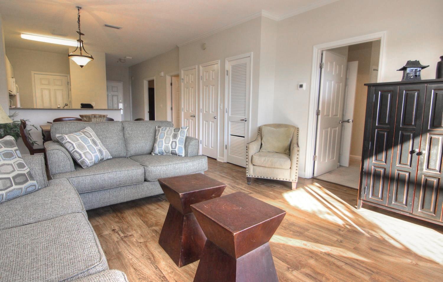 EMERALD WATERS - Residential