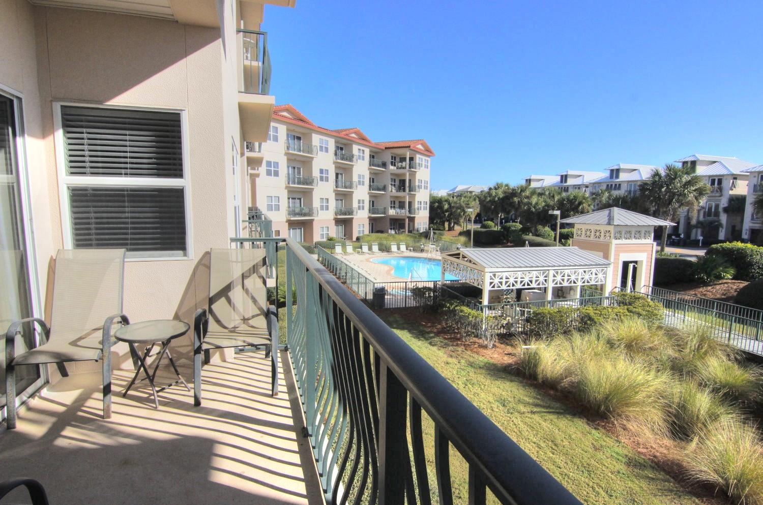 EMERALD WATERS - Residential