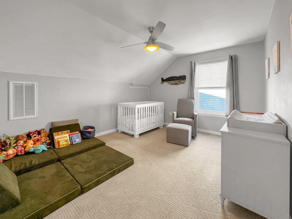 HARBOR BREEZE - Residential