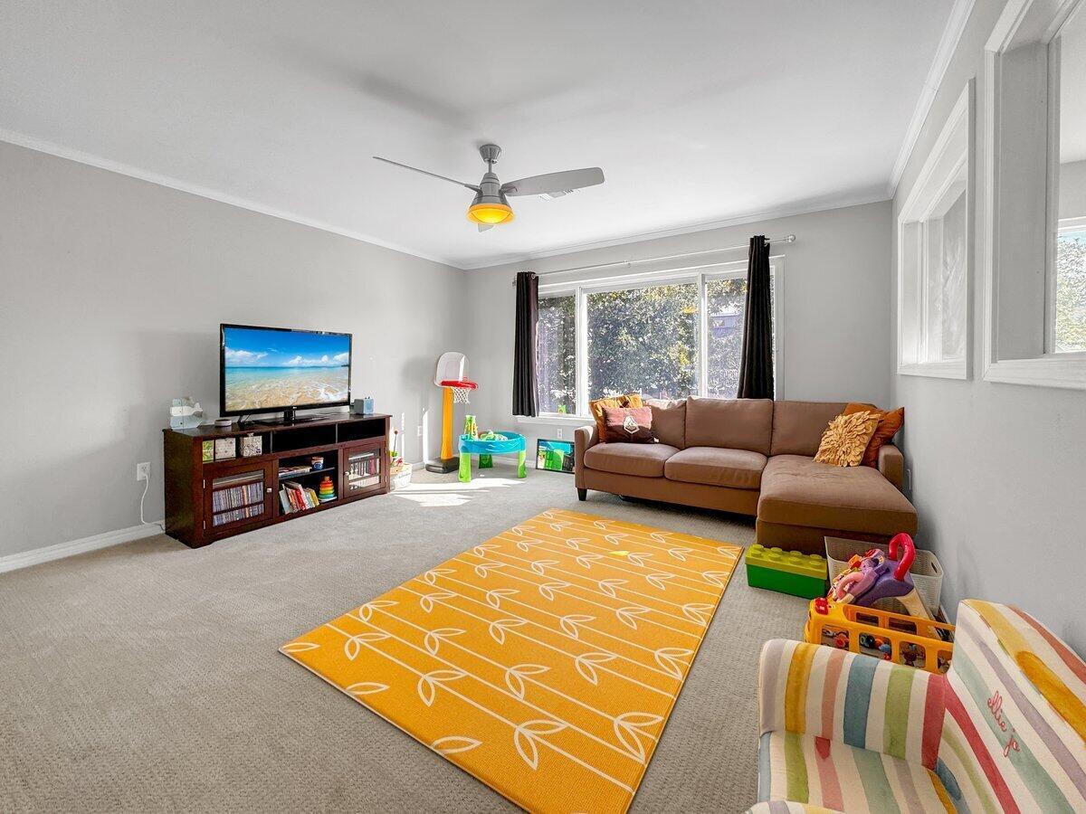 HARBOR BREEZE - Residential