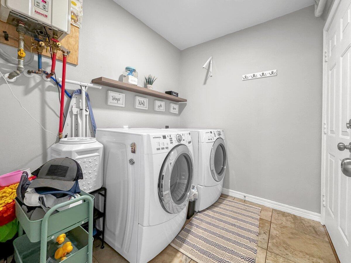 HARBOR BREEZE - Residential