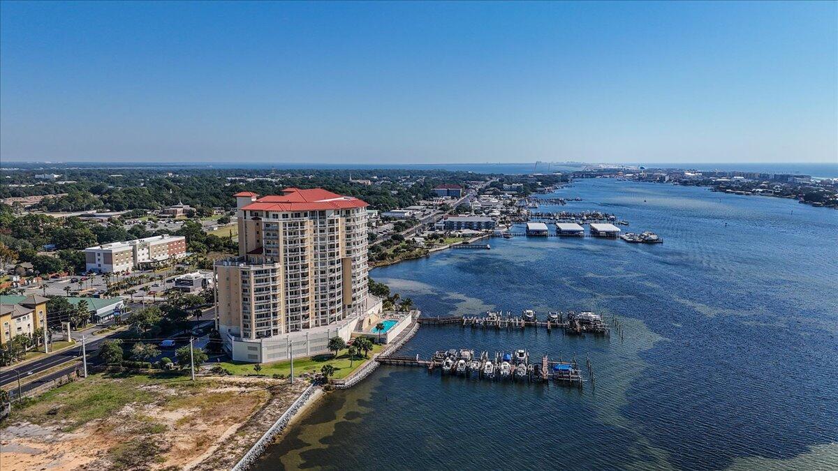 PRESIDIO YACHT CLUB - Residential