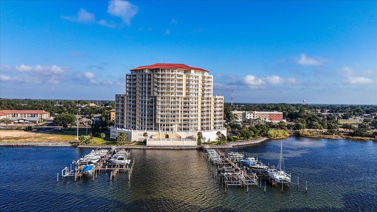 PRESIDIO YACHT CLUB - Residential