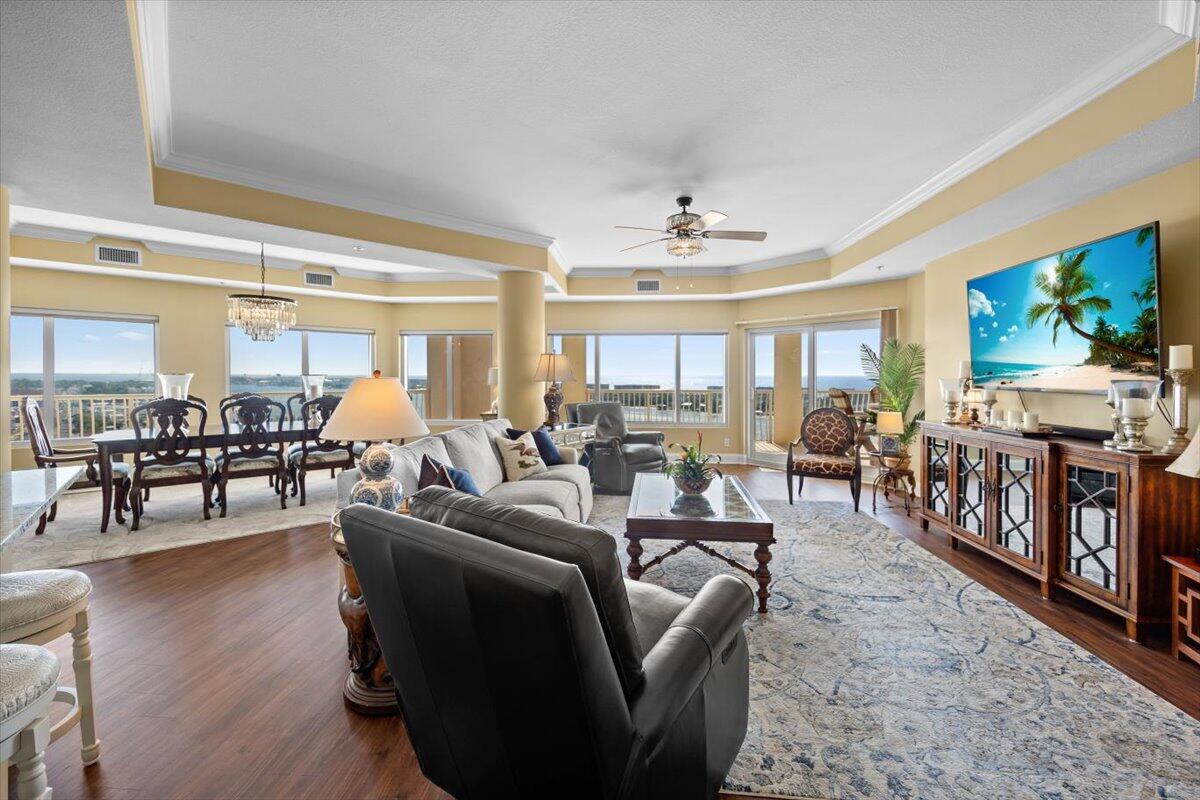 PRESIDIO YACHT CLUB - Residential