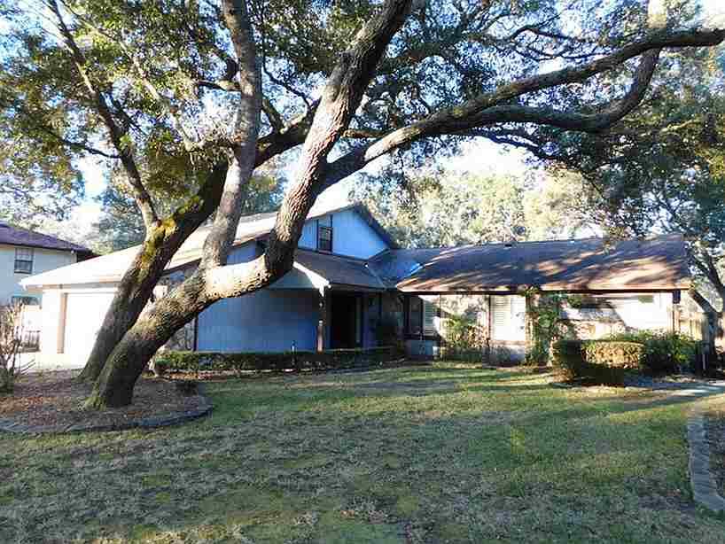 ATTENTION ''BUYERS'': Square Footage includes a 31' by 10' A/C room that Owners added on for Memorabalia. Newly reduced price already takes into consideration that upgrades need to be done. Large Bluewater Bay Home in desireable Neighborhood & School District! This spacious home features 3 bedrooms PLUS FROG/Bonus Room, NEW stainless appliances, NEW Carpet & Paint, New HVAC in 2014, hard wood flooring, Tile, New Wood plantation shutters, fenced bakyard featuring large wood deck w/built-in seating & shed. Large 2 car garage w/ workbench. Add a closet in the 24' x 28' FROG & you have a 4th bedroom! Amazing mature Oak Trees provide shade & ambiance. Shed to convey in ''As is'' Condition.IMPORTANT: ALL CONTRACT OFFERS MUST GIVE SELLER 48 HOURS TO RESPOND BACK FROM OFFER AS THERE ARE 3 SELLE