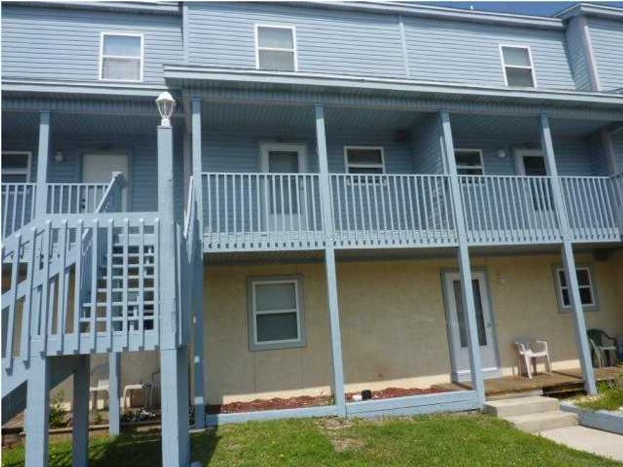 Great Okaloossa Island location complex on the Intra Coastal. This sparkling clean and newly painted condo includes a washer and dryer, self cleaning stove, microwave, refrigerator, disposal and dish washer, storm door, swimming pool, club house,as a bonus a 11 X 18 loft. Property includes pool and club house, boat storage area, sewer and water included, boat slips available through the association and beach access. This modern equipped condo is a step above most.