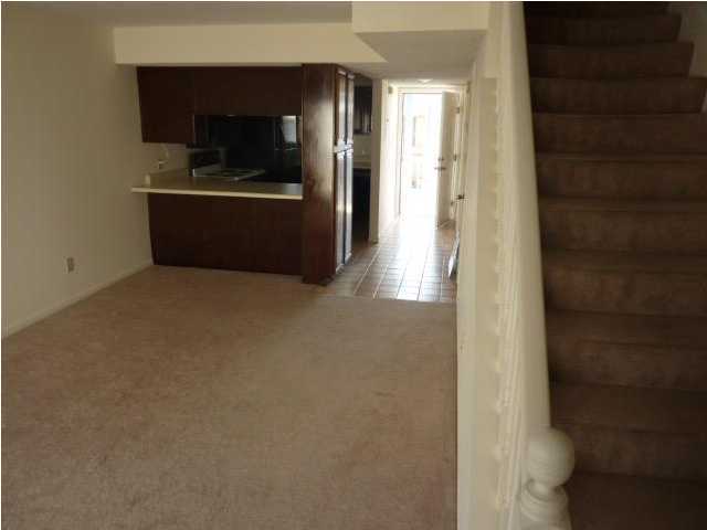 COMMODORE'S LANDING - Residential Lease