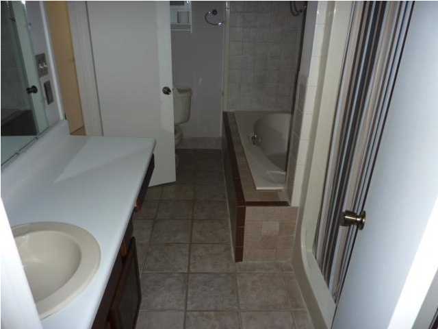 COMMODORE'S LANDING - Residential Lease