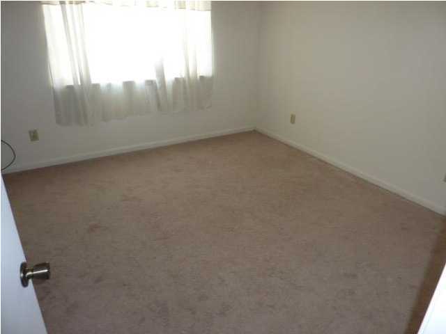 COMMODORE'S LANDING - Residential Lease