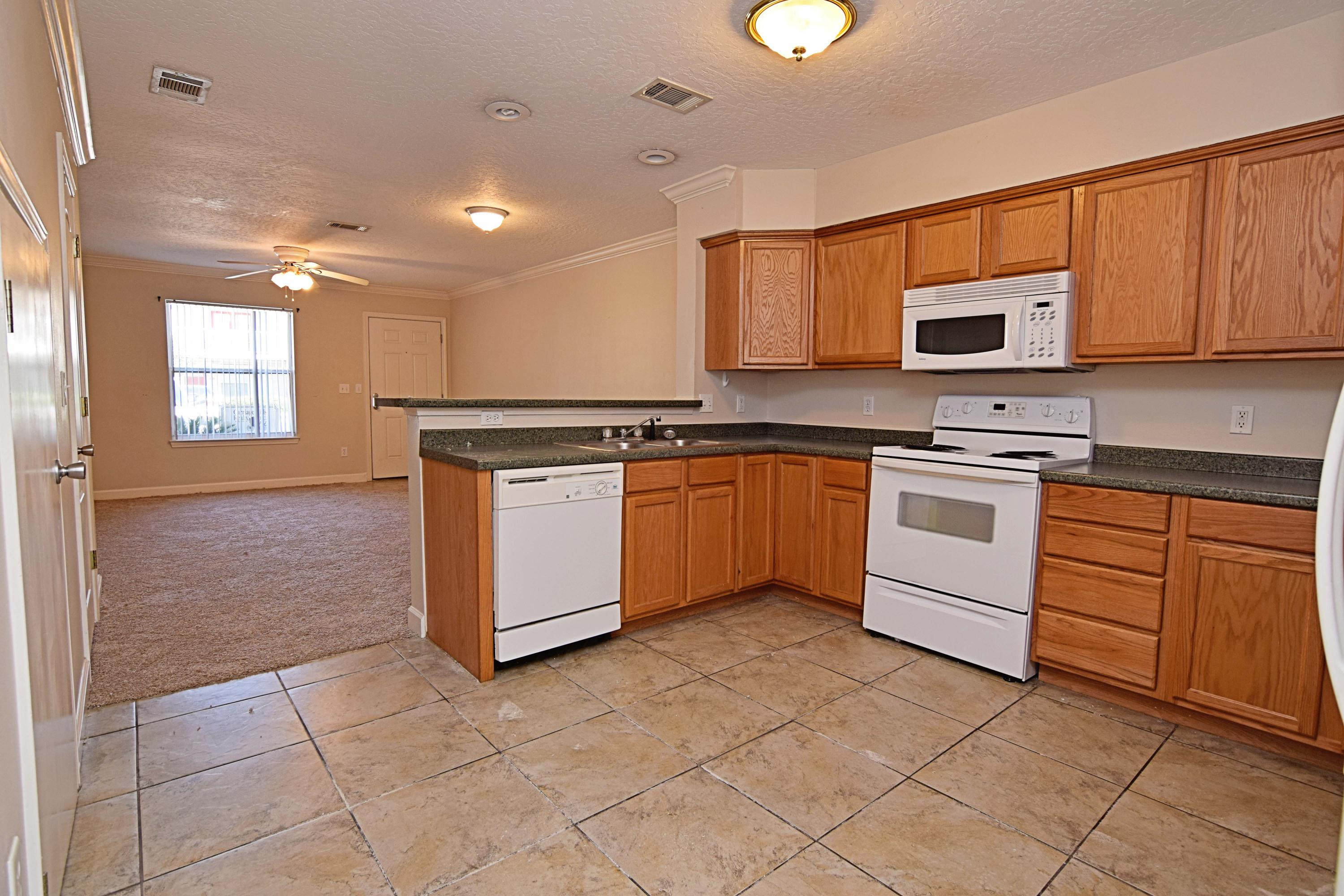 SHAY LIN TOWNHOMES - Residential