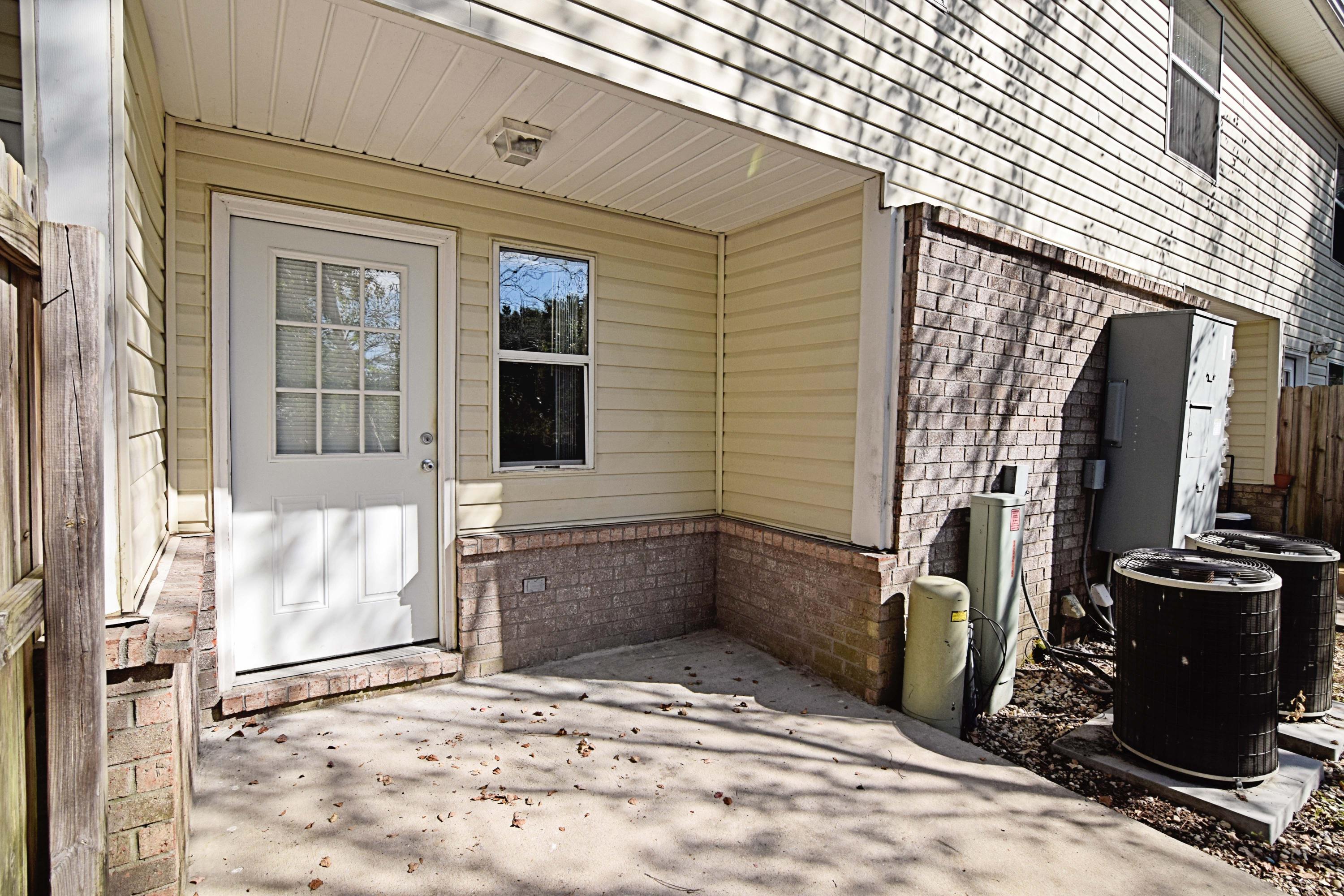 SHAY LIN TOWNHOMES - Residential