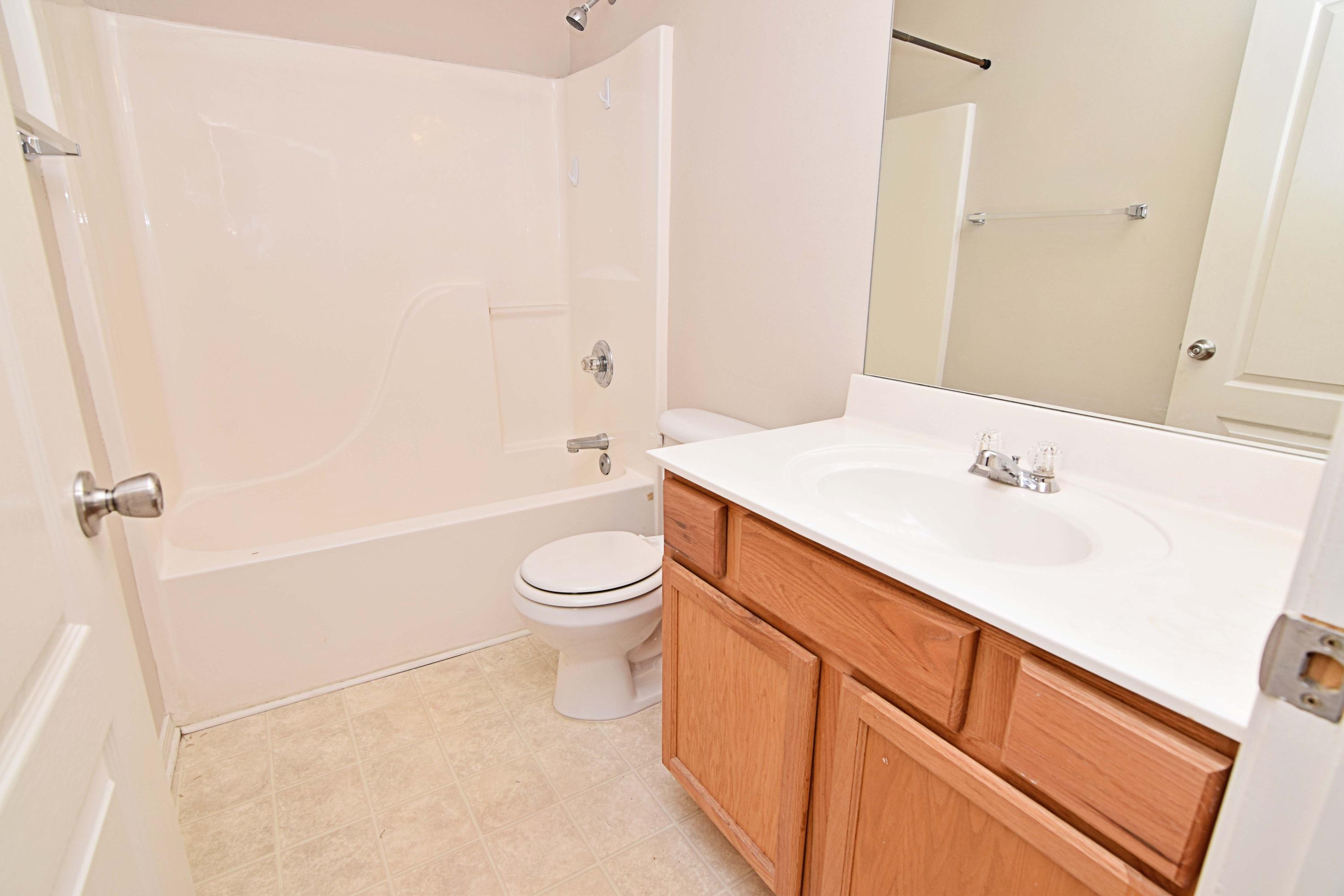 SHAY LIN TOWNHOMES - Residential