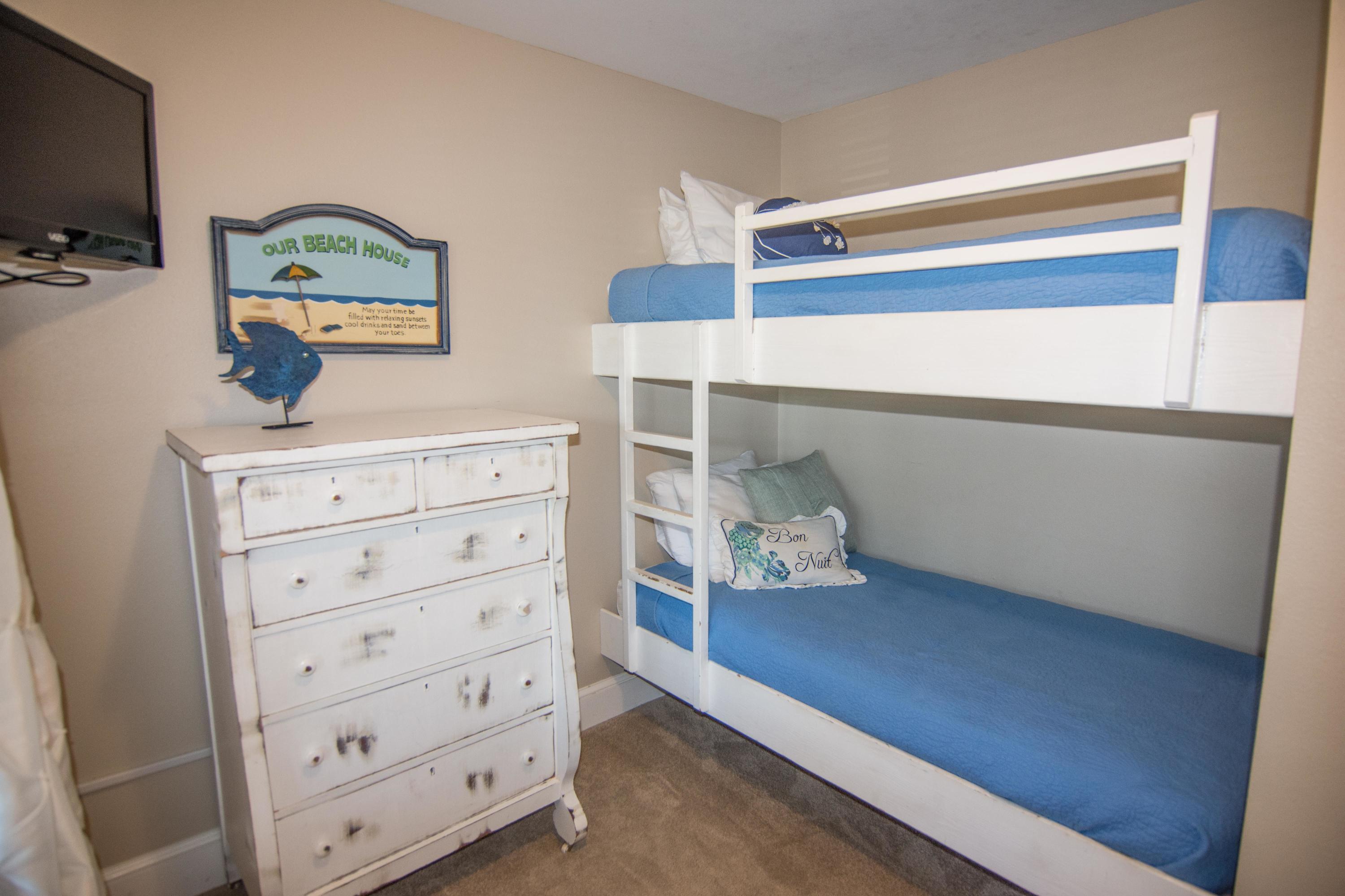 CRYSTAL DUNES CONDO - Residential