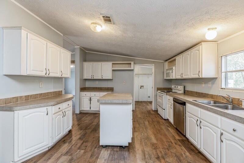 RIVERCHASE RETREAT - Residential