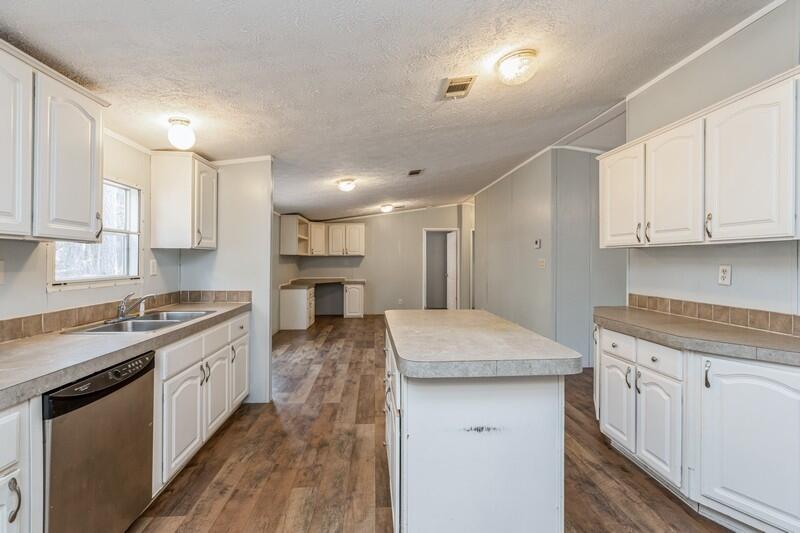 RIVERCHASE RETREAT - Residential