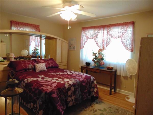 TEN LAKE ESTATES UNIT 4 - Residential