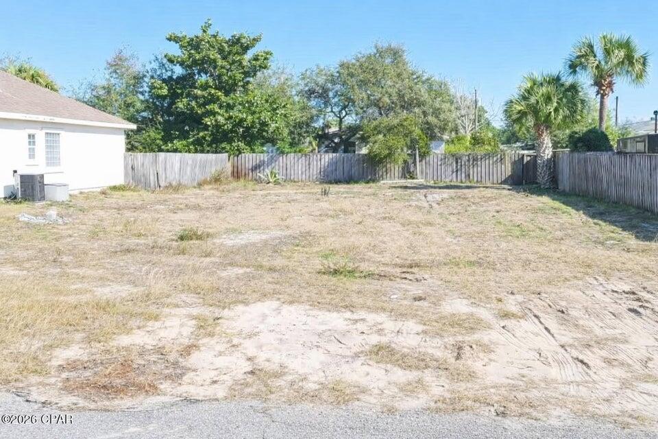 NO RECORDED SUBDIVISION - Land