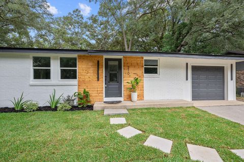 A home in Niceville