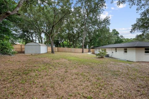 A home in Niceville