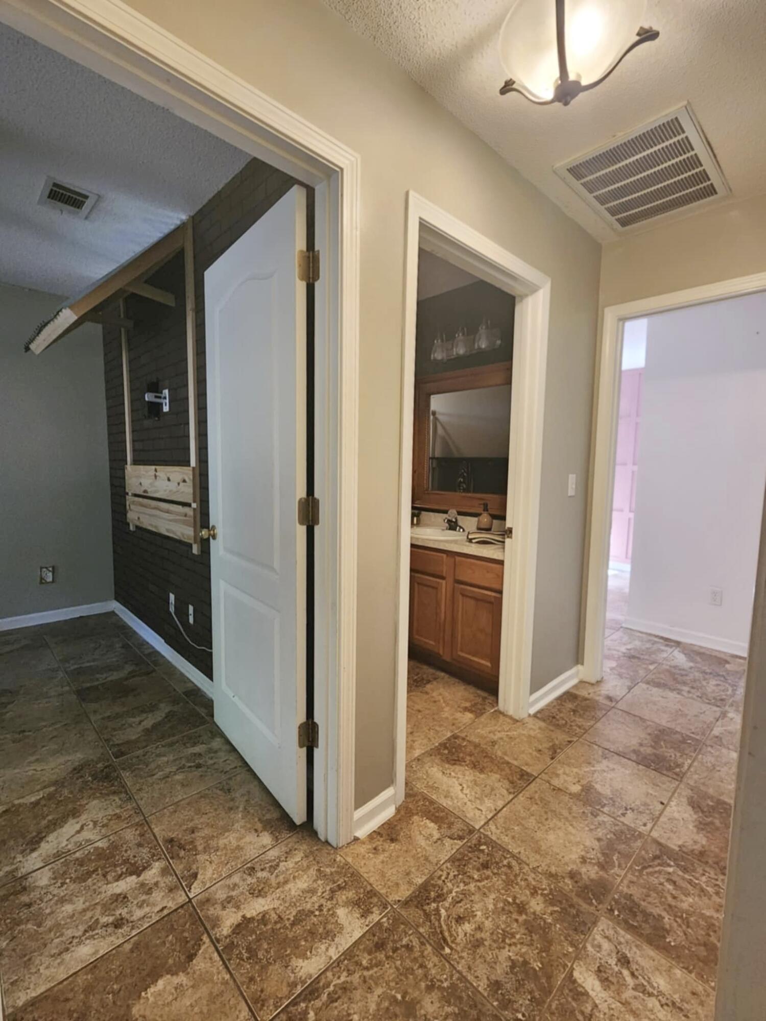 HIDDEN SPRINGS - Residential
