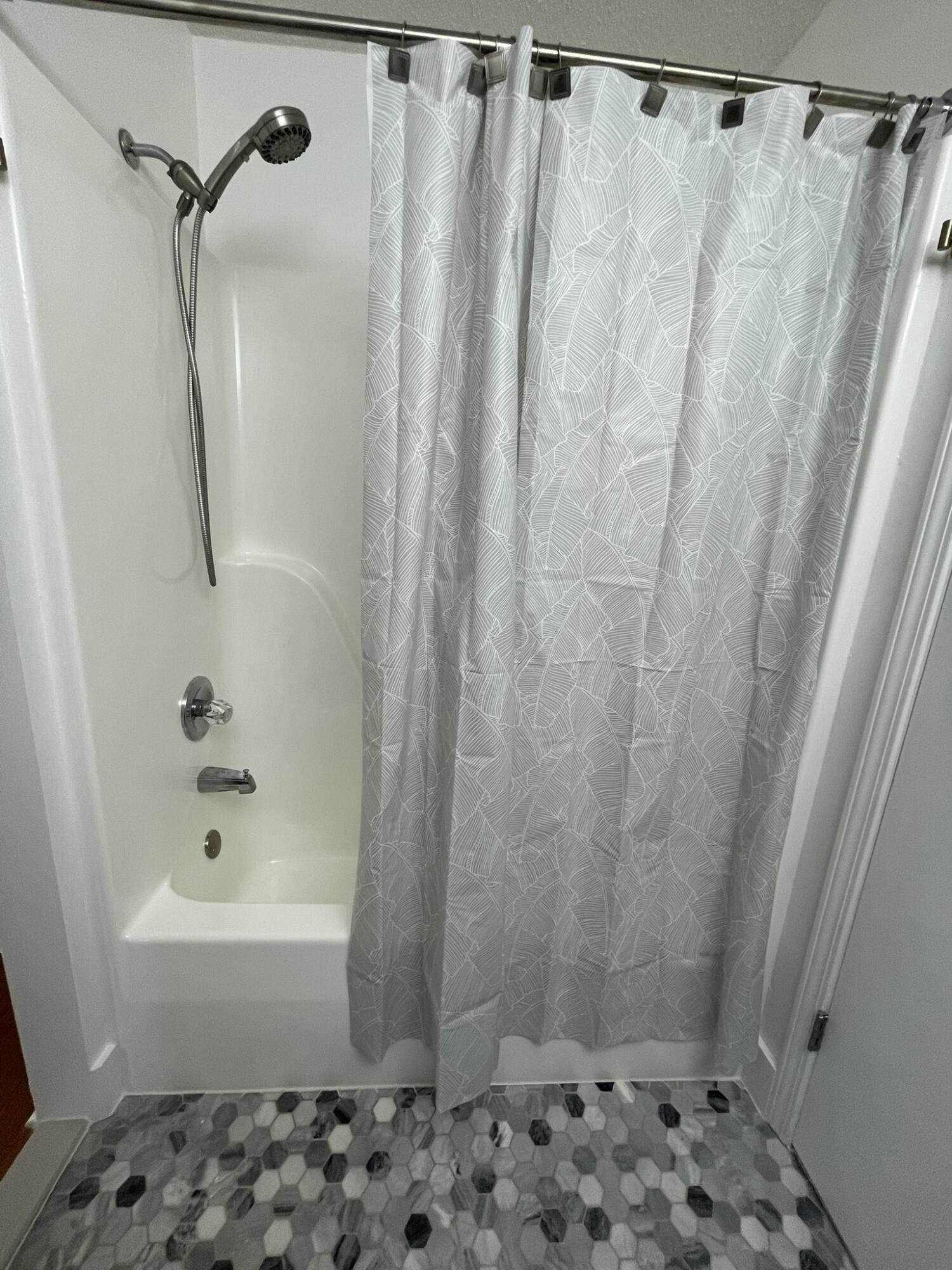 SOUTHVIEW ESTATES - Residential Lease