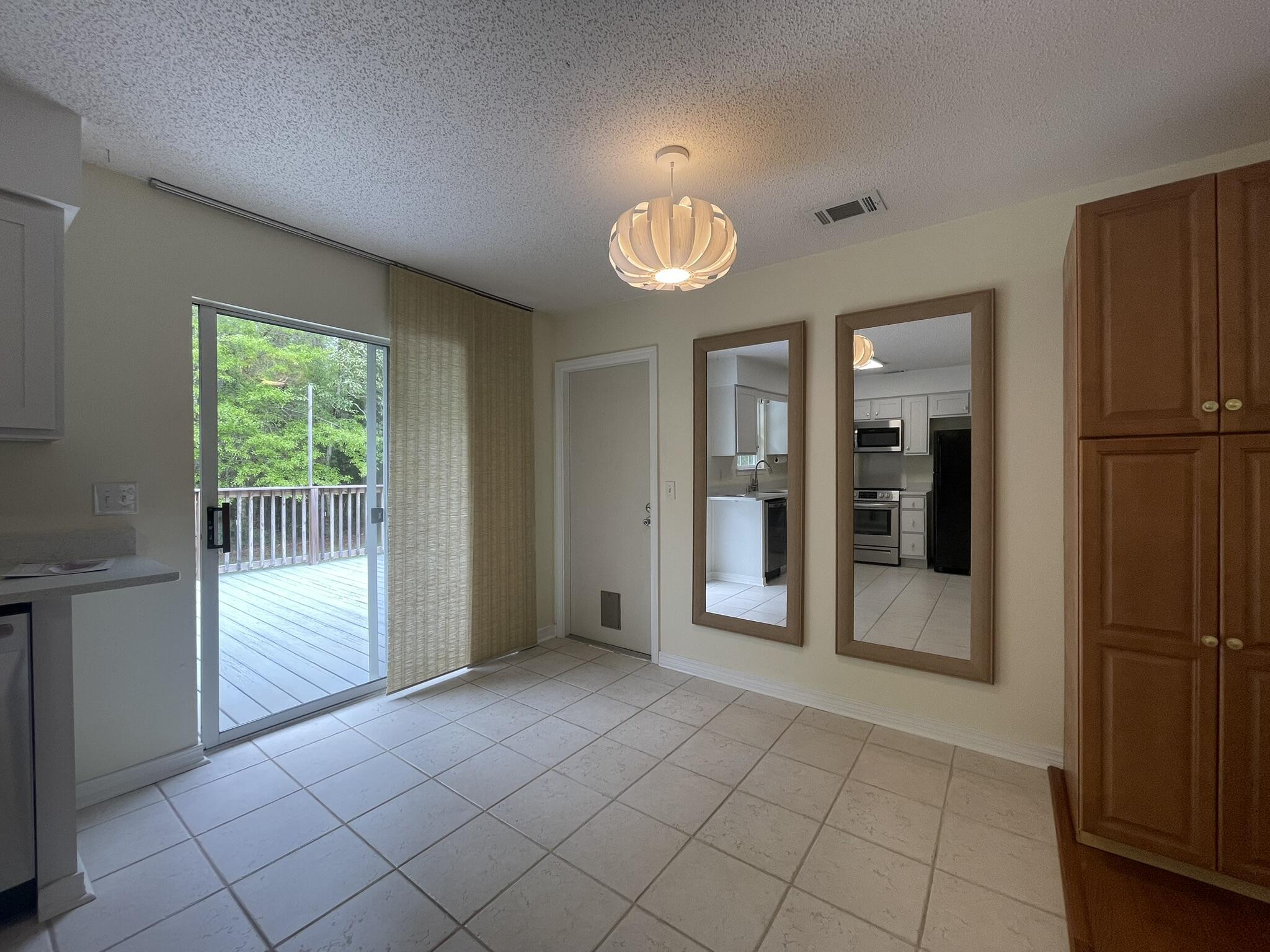 SOUTHVIEW ESTATES - Residential Lease